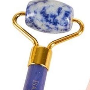 ISAAC MIZRAHI BLUE SPOT JASPER MINI FACIAL ROLLER